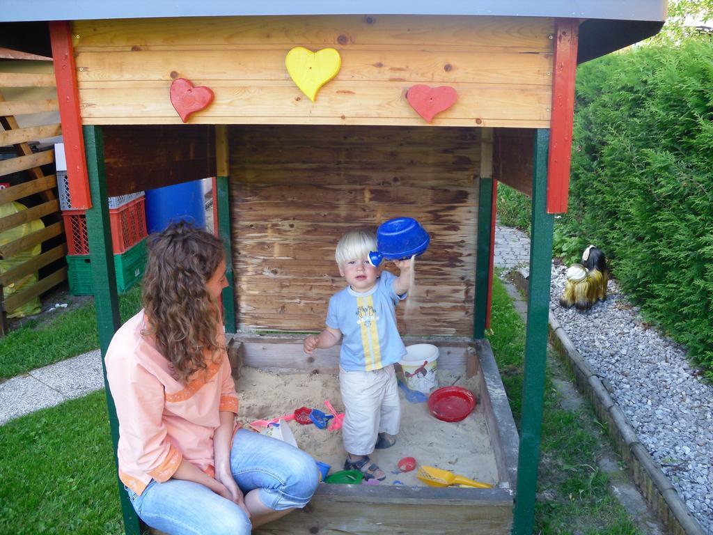 Familiengaestehaus Ingrid Sankt Martin am Tennengebirge Esterno foto
