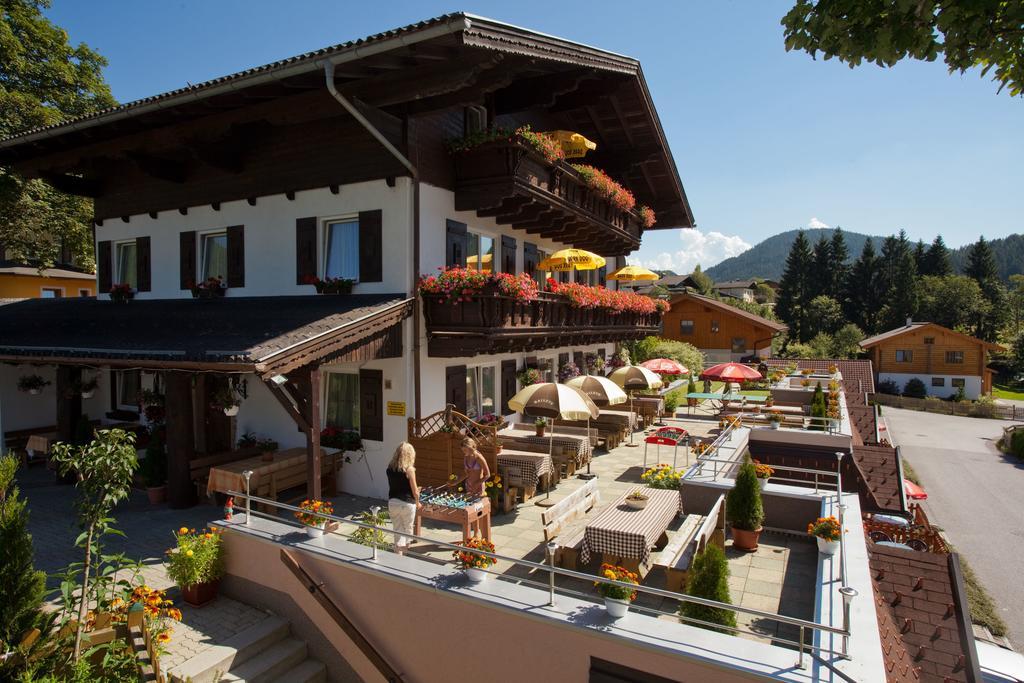 Familiengaestehaus Ingrid Sankt Martin am Tennengebirge Esterno foto